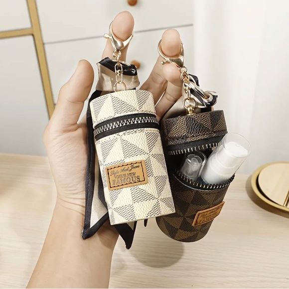 Brown Cilinder Lipstick Holder Keychain - Picture 3 of 6